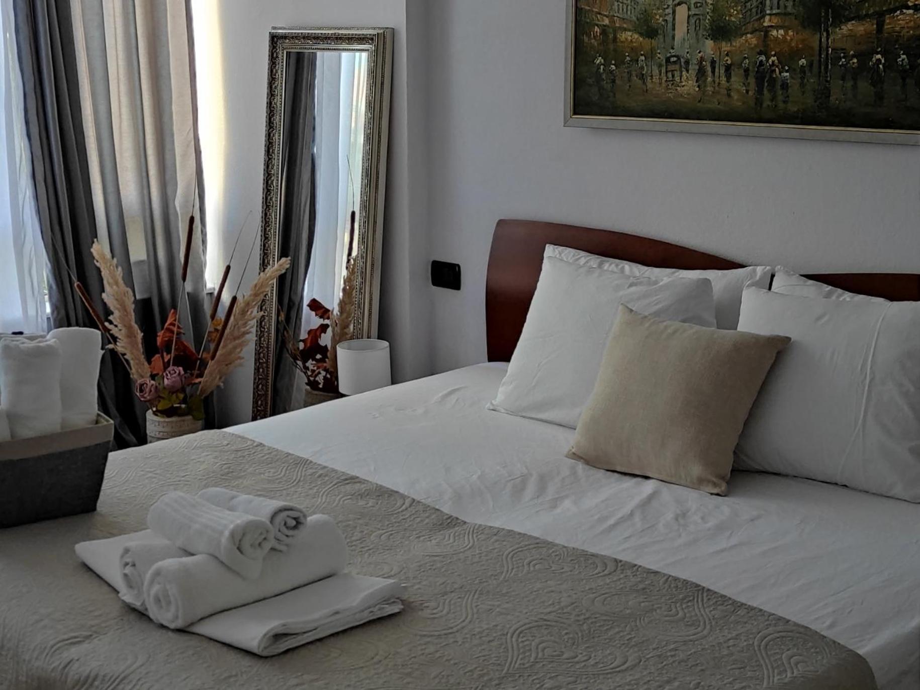 Apartment Center Rustic Retreat *
